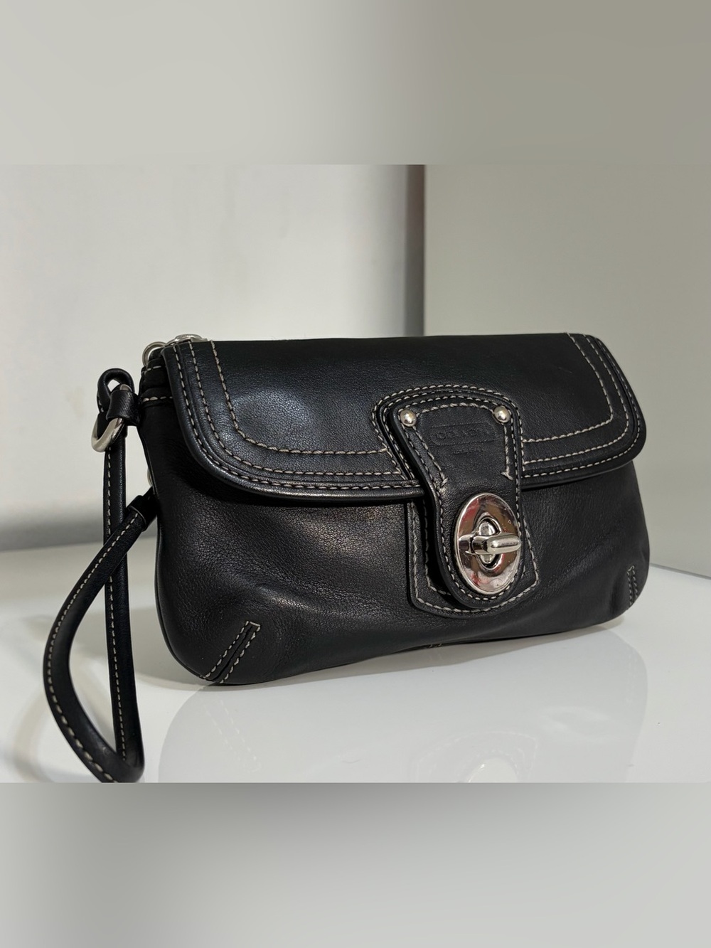 Coach 1941 Legacy Black Leather Silver Turn Lock Wristlet Clutch w/ Zip Closure